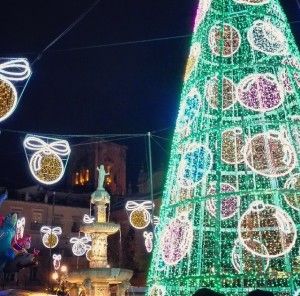 37. Plaza Bib-Rambla - Granada (@AlvaroOnieva)