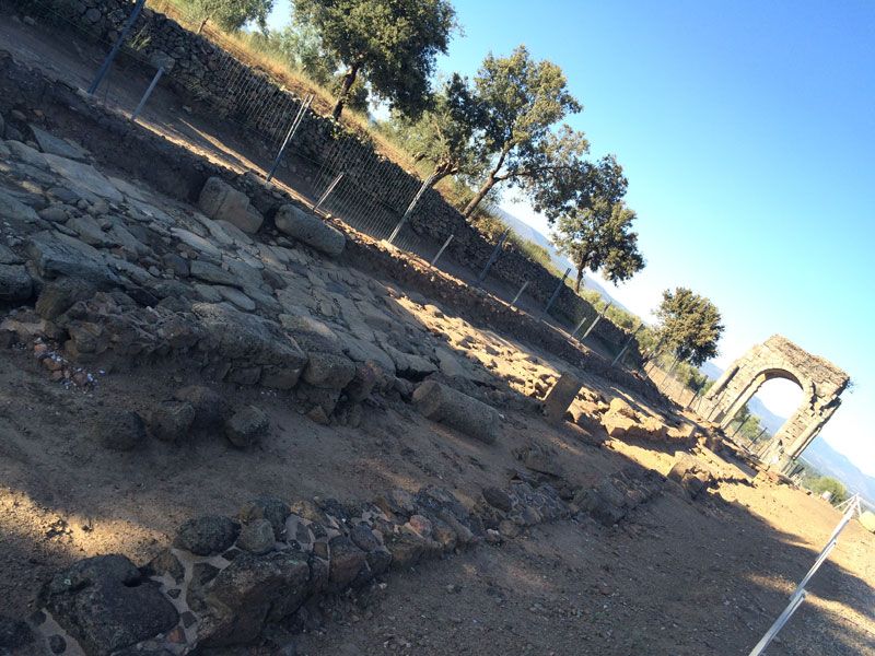 Ciudad romana Cáparra - Cáceres - Calle Decomanus