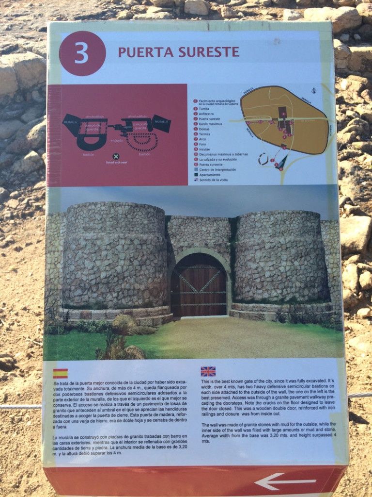 Ciudad romana de Cáparra - Cáceres - Cartel de la Puerta Sureste