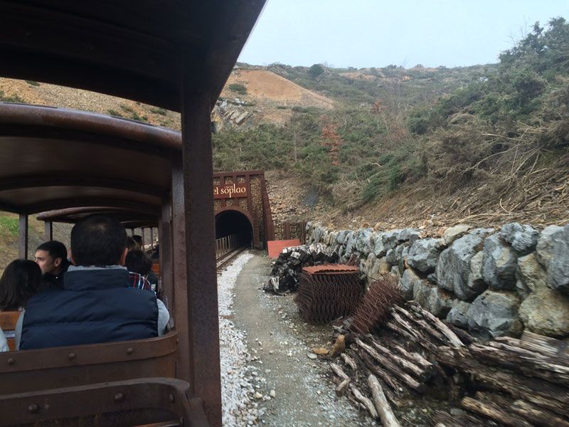 cueva-el-soplao-cantabria-acceso-en-tren