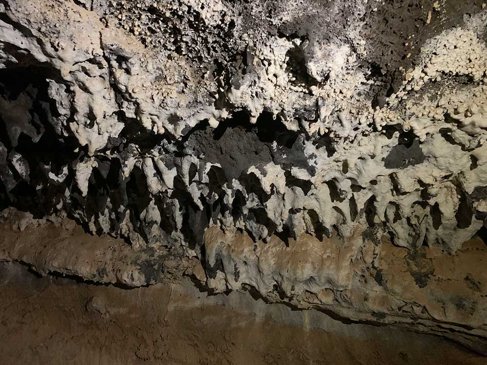 Detalle de los techos de la Cueva de Orchilla