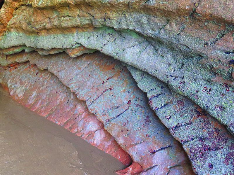 Flysch - Geoparque de la Costa Vasca - Detalle de la pared de la cueva