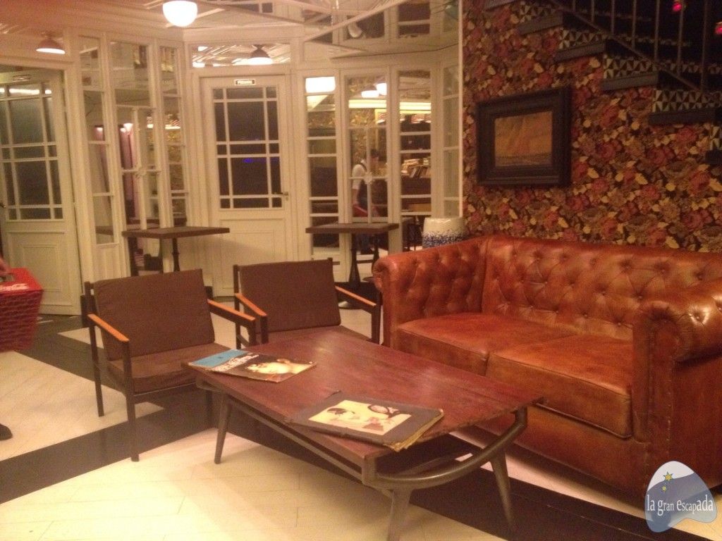 Salón en la planta inferior del restaurante Martinete