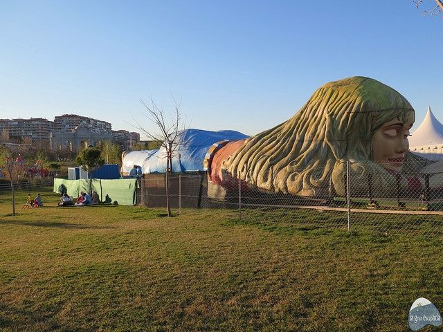 Atracción Mujer Gigante del Parque Europa Madrid para conocer el cuerpo humano