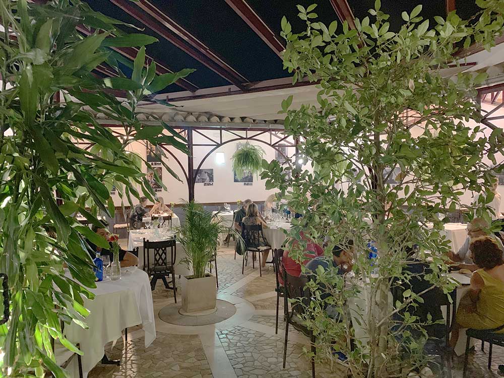 Patio interior del Restaurante El Pregonero