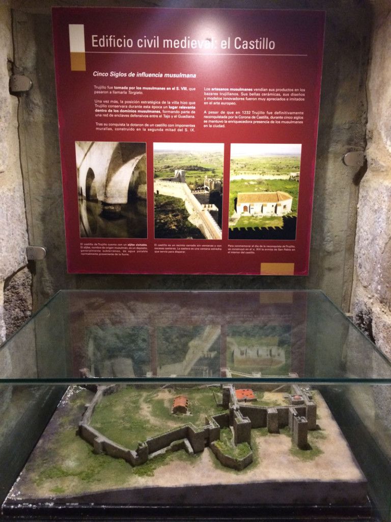 Qué ver en Trujillo - Maqueta del Castillo en la Torre del Alfiler