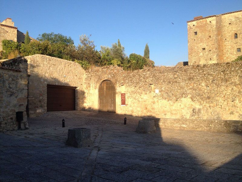 Plaza de Los Altamirano del recinto amurallado de Trujillo