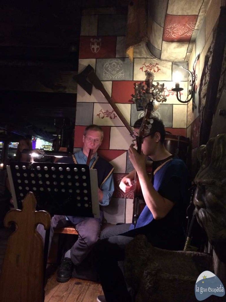 Restaurante medieval Sir Lancelot Budapest - Trovadores